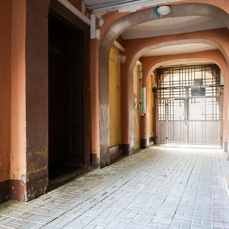 Muzyczna Kamienica, Przytulnie, W Centrum